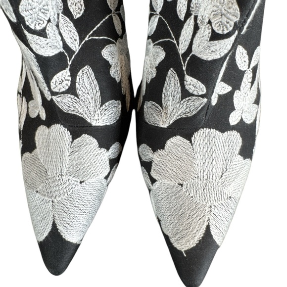 ZARA Black Embroidered Ankle Boots w/4” Heel, Size 9. - Picture 4 of 15